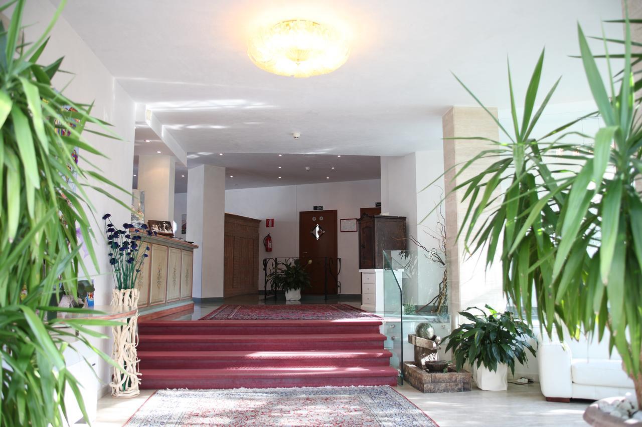 Hotel Plaza 리도 델리 에스텐시 외부 사진