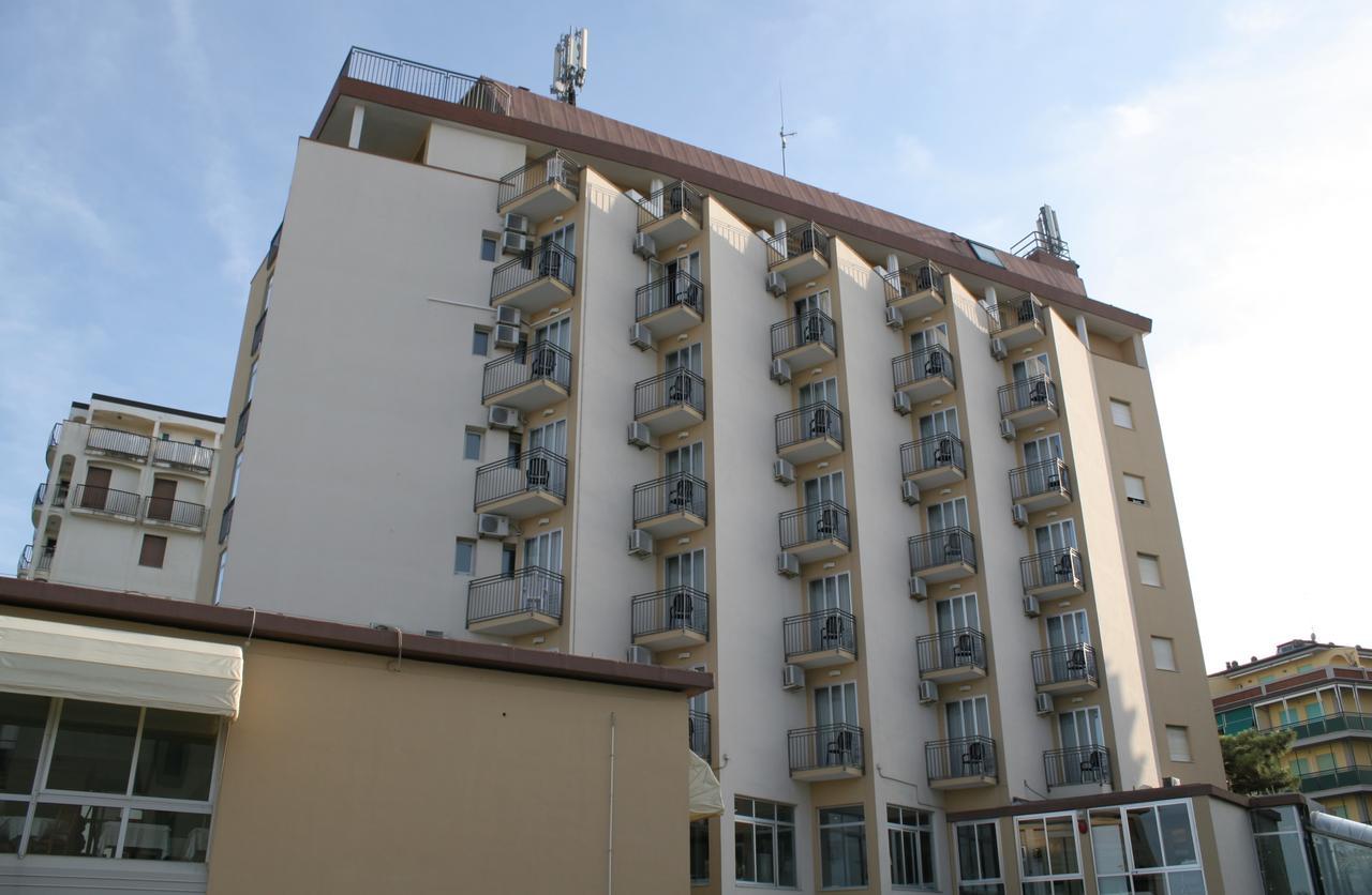 Hotel Plaza 리도 델리 에스텐시 외부 사진