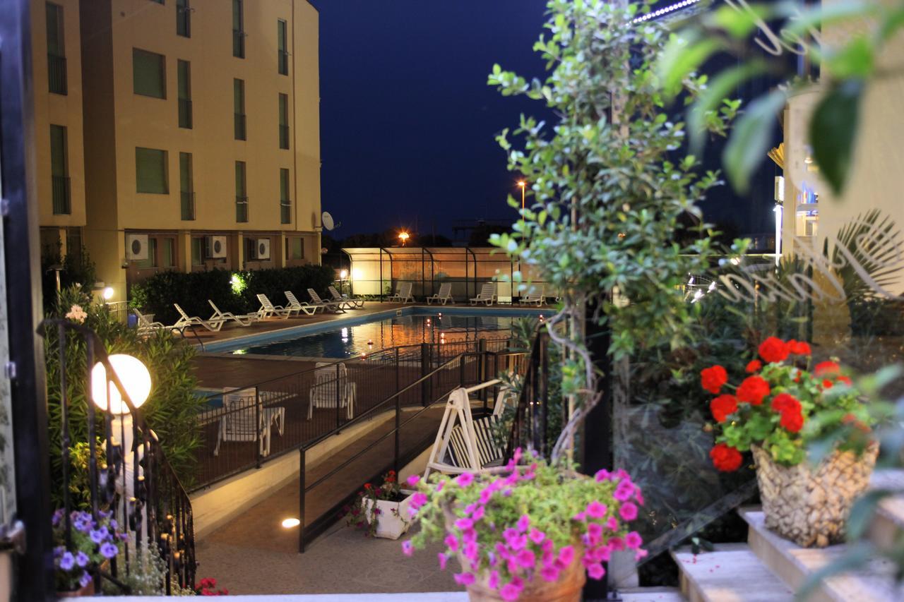 Hotel Plaza 리도 델리 에스텐시 외부 사진