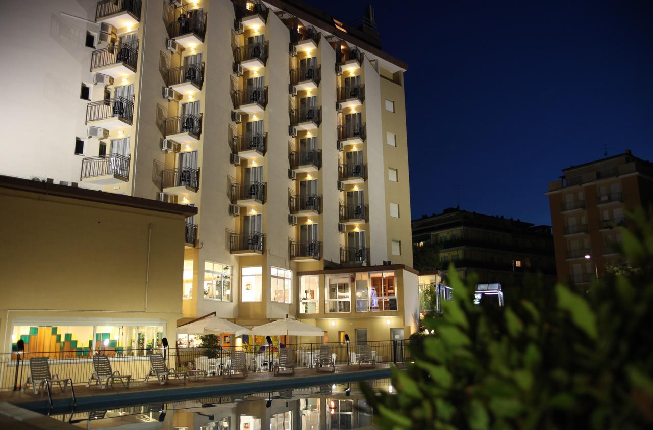 Hotel Plaza 리도 델리 에스텐시 외부 사진