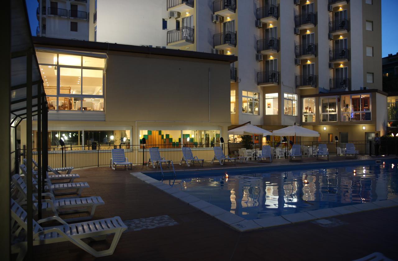 Hotel Plaza 리도 델리 에스텐시 외부 사진